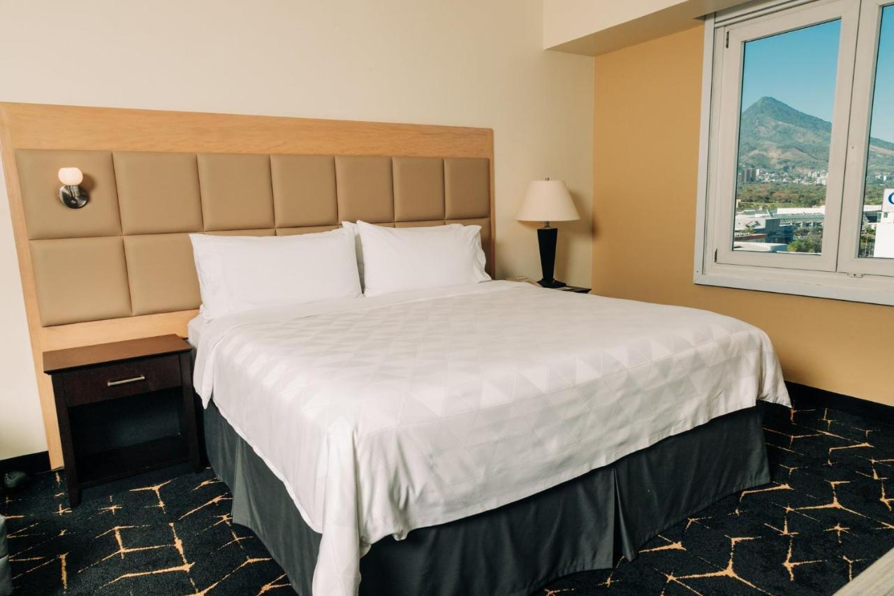 Holiday Inn San Salvador By Ihg Esterno foto